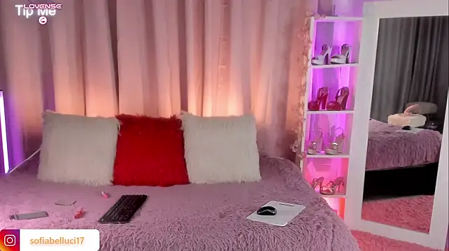 SofiiBell - ⭐⭐Riding big dildo⭐⭐