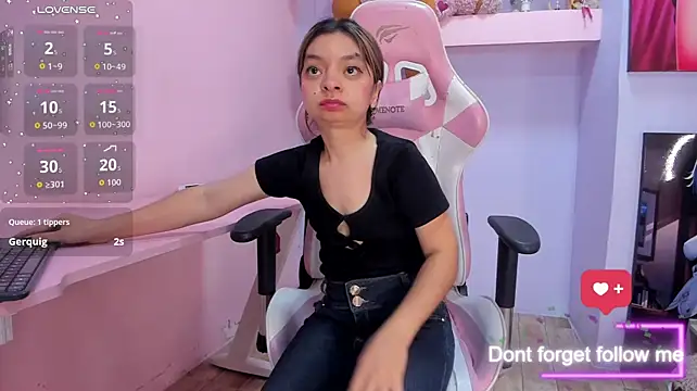 CharlotteMuller - show ass