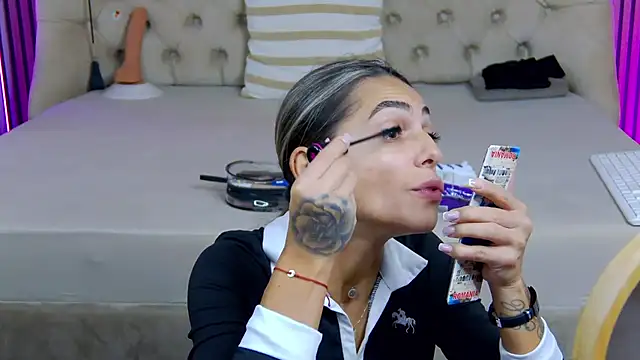 PlayfulShow - Squirt hard 💦