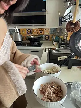 Tina626 - 请妈妈吃辣条