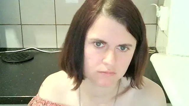 StrawberrySweet3's Live XXX Chat