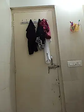 HOT_VASHU