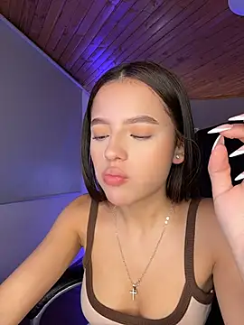 Sofia18_pinkk - Spitting Tits 🍒