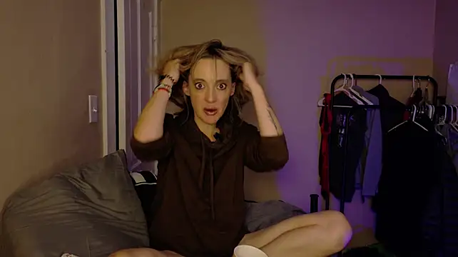 BrookiesLife - pussy show