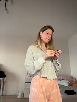 MaryHiggins - Licking nipples