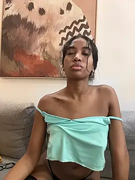 IamCrystal2 - Get me naked and horny