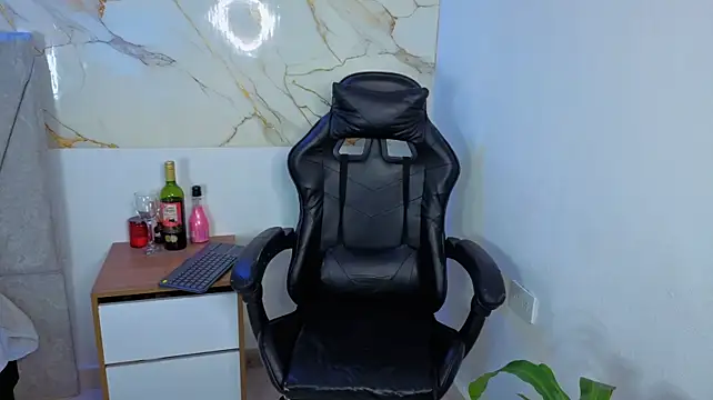 Miia_cherry__ - finger in pussy