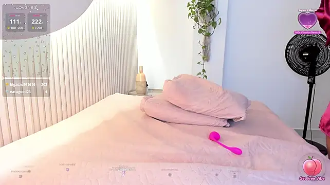 Luna_Tylor - RIDE DILDO
