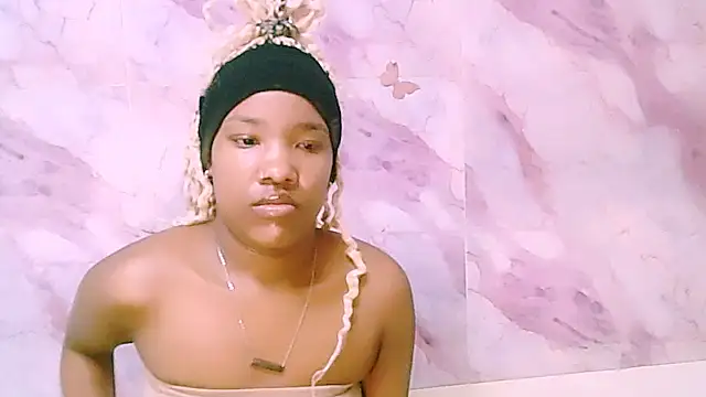 EroticSexyPrada - finger these brains out