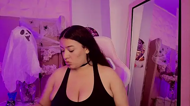 MollyBigBoobs12 - surpise me and make my night 😍