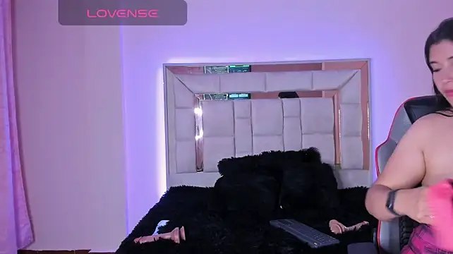 Lira1_Moon - plug in my ass