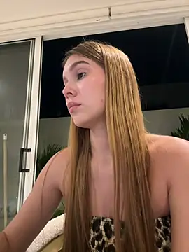 Nikii__ - Show titssssss