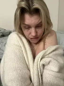 ValenciaShock - PLAY WITH MY PIERSING NIPPLES