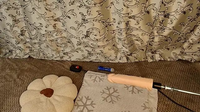 BlazzingASS - Pour oil on my ass and spank it 😈💦
