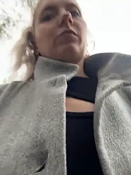 Crazy-Rosa - Hi guys 💋play with my pussy