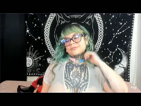Driana_atee - Tie up those boobs!