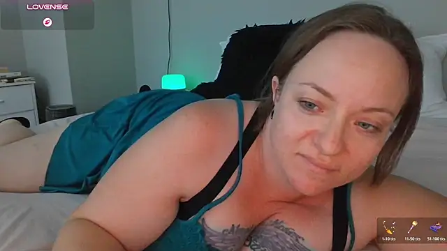 Julimonroe - Panties and bra off 😈