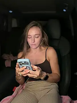 Lunagirl13 - Go through drivethru bottomless 🤭😈