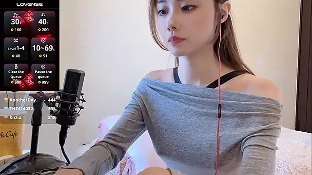 Ii520i - 乳液誘惑胸部 給哥哥看🩵🩵🩵