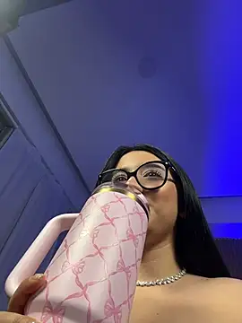 Michelle_Zoe - MASTURBACION EN PÚBLICO