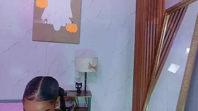 Littleebonymommy