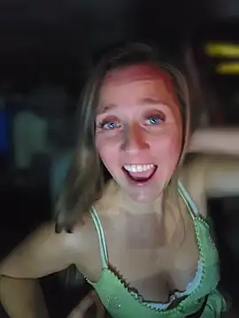 SkyelarSomer - Let him finger my pussy