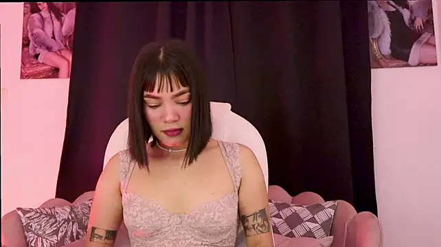 Dakotacollis - show breast