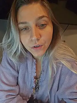 ScarletsWeb - 🔥roll a j with me🔥