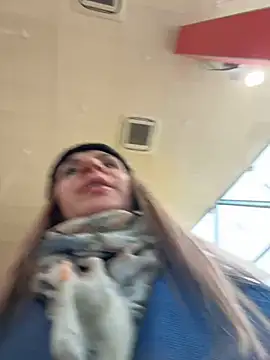 EvvaMur - walk around without panties