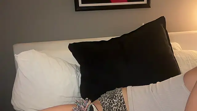 Hangoutwithvanessa - Soft titty tease time 🍒