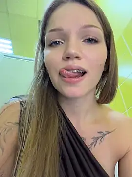 StreetSquirt - play with nipples under top+open door
