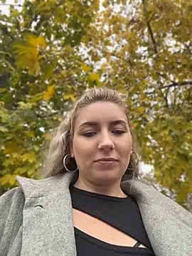 Crazy-Rosa - Hi guys 💋play with my pussy