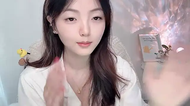 Wenwen8888 - 如果哥哥跟我玩猜拳 我只会出剪刀 因为哥哥是我的拳布