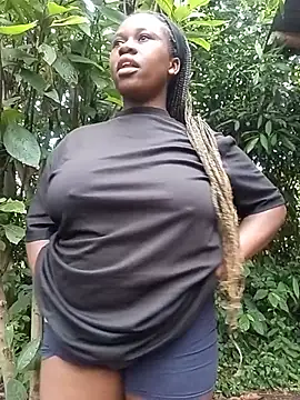 Sassy_boobs21 - Naked for daddy