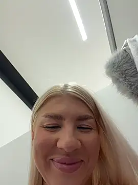 NewLale - Pussy close up