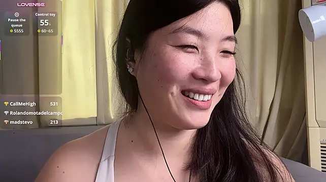 Tavie1744 - show boobs and panti（no nipples 3min
