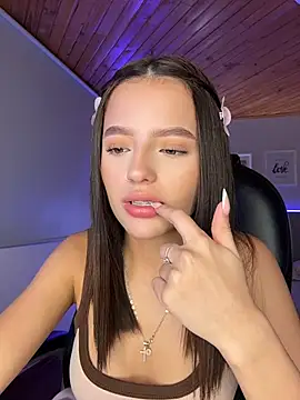 Sofia18_pinkk - Spitting Tits 🍒