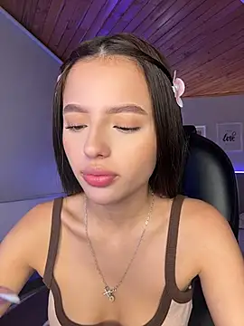 Sofia18_pinkk - Spitting Tits 🍒