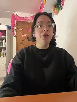 Indiegirl666 - show boobs