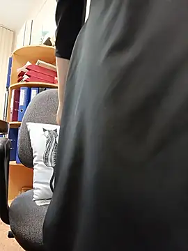 Office_Albertina - Video of squirting as a gift in pm 💦