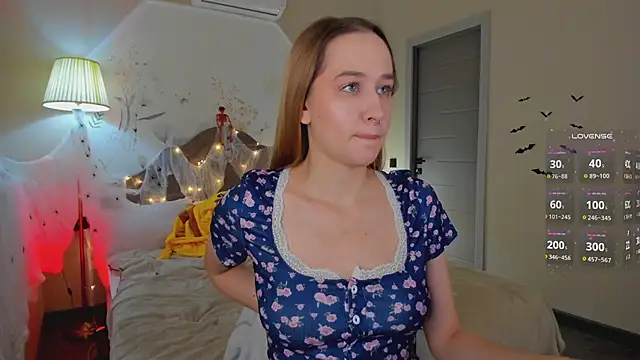 Sweett_Monica - play tits in top