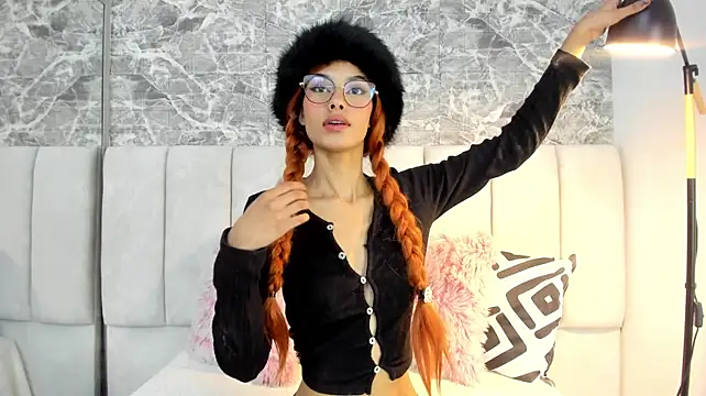 Bonnie-love - naked show