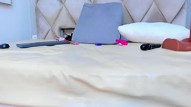 Pinktaylor_ - 🍑squeeze my buttocks🍑