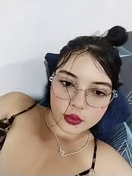 Julianne_valerin - SHOW PUSSY