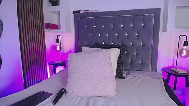AnnadirtyXo - CLOUSE UP PUSSY. AND SPREAD 🔥