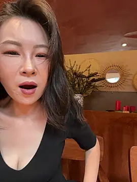 Eva10069 - 公众咖啡厅真空下半身行走人群