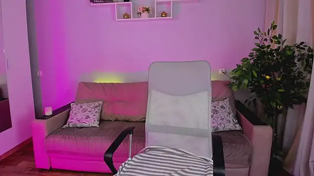 WowwGirl - Unforgettable BJ with dildo