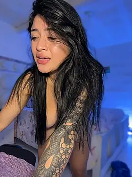 Lucianaroy - Flash pussy and play clit 5 min
