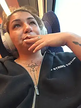 Hausverbot3 - Squirt inside the train