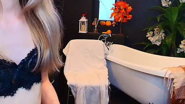 RoxanneJoy - warm me up